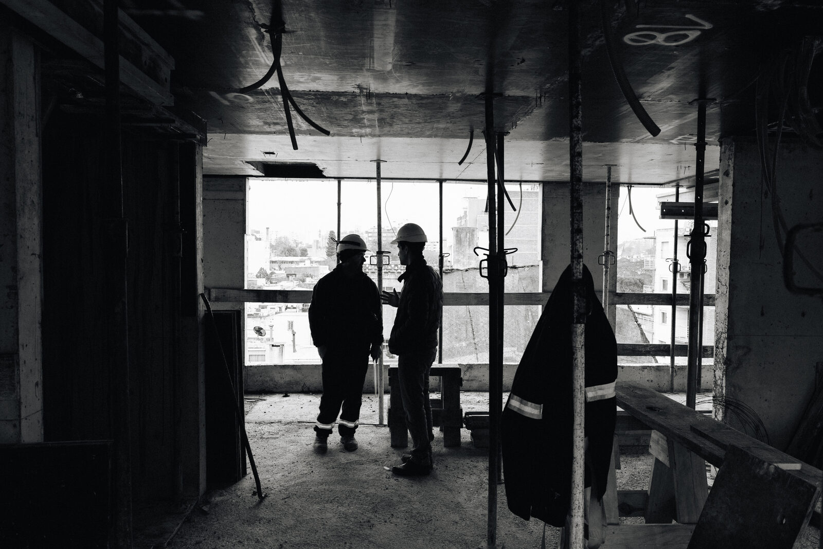 Equipo de Alpha Construcciones en obra